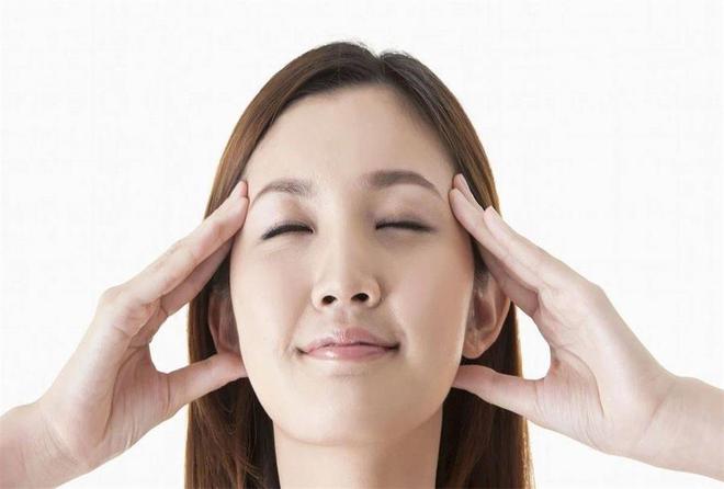 密泄露者学会这几招更显年轻AG真人百家乐眼睛年龄的秘(图6)